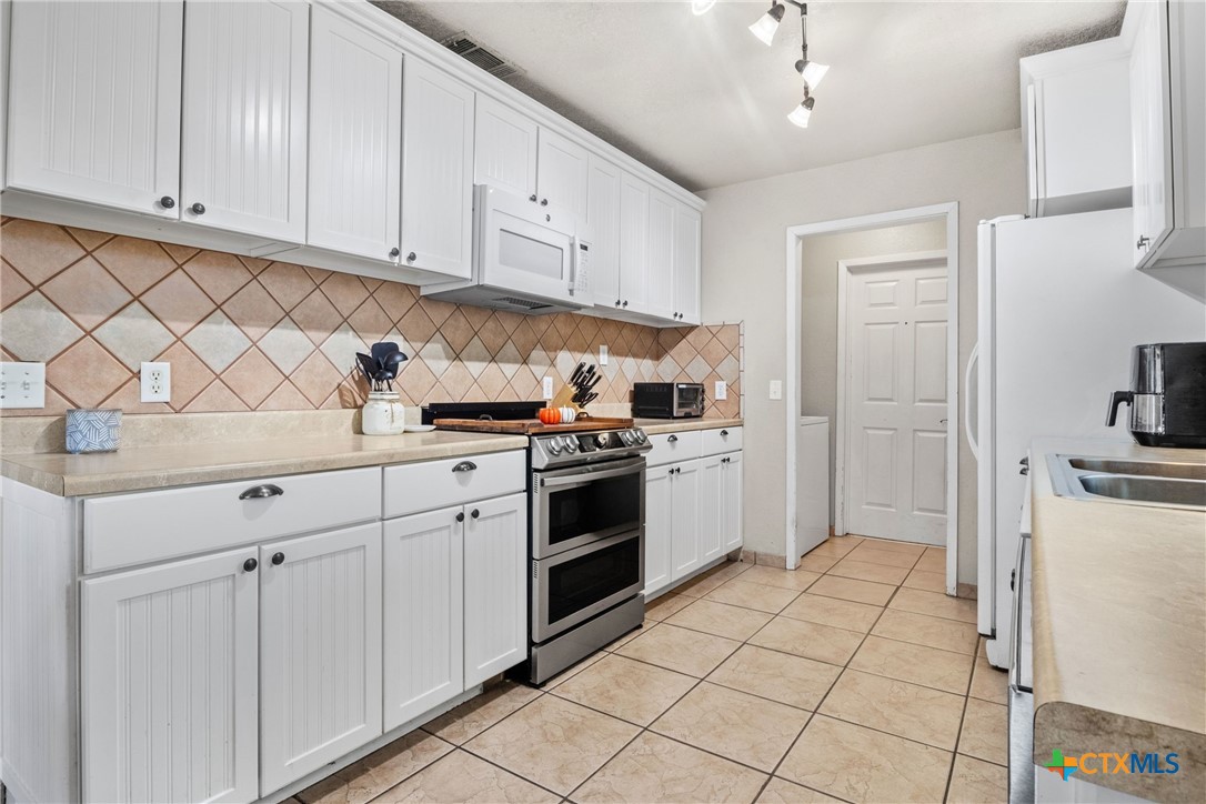1606 Joy Drive