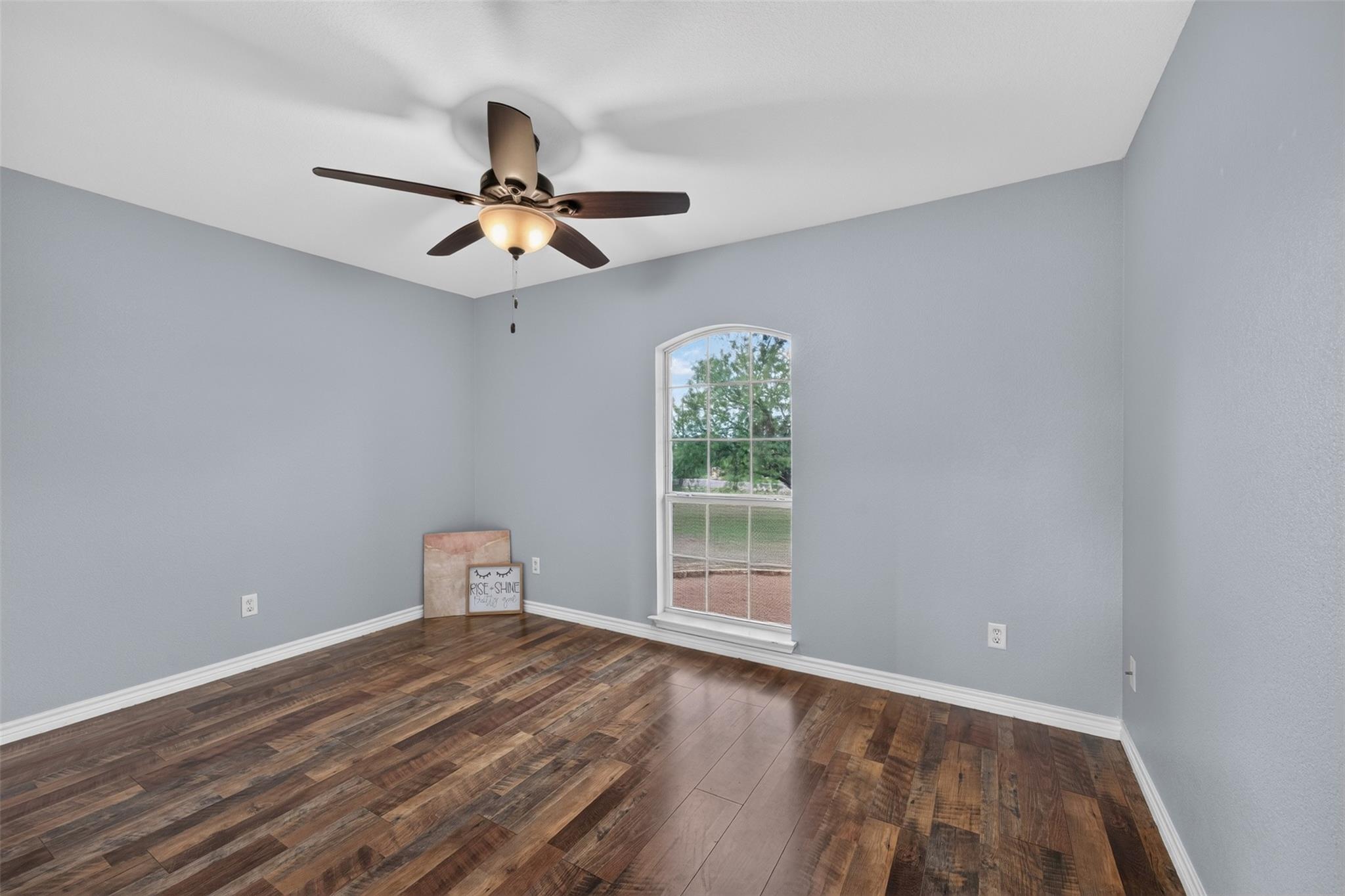 1042 County Road 3351