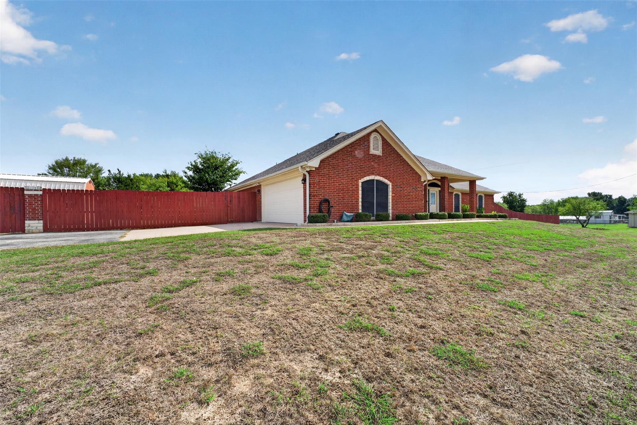 1042 County Road 3351
