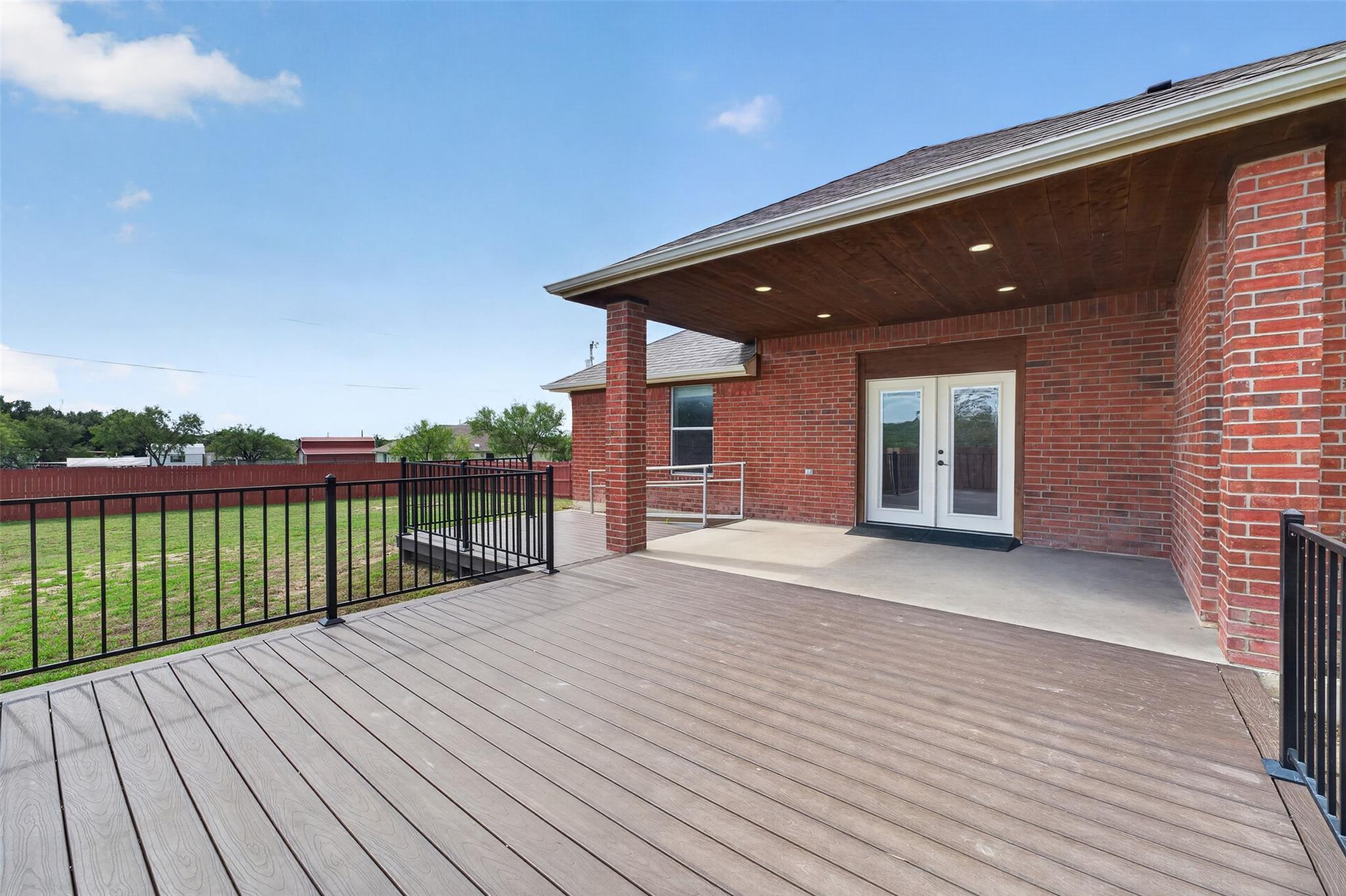 1042 County Road 3351