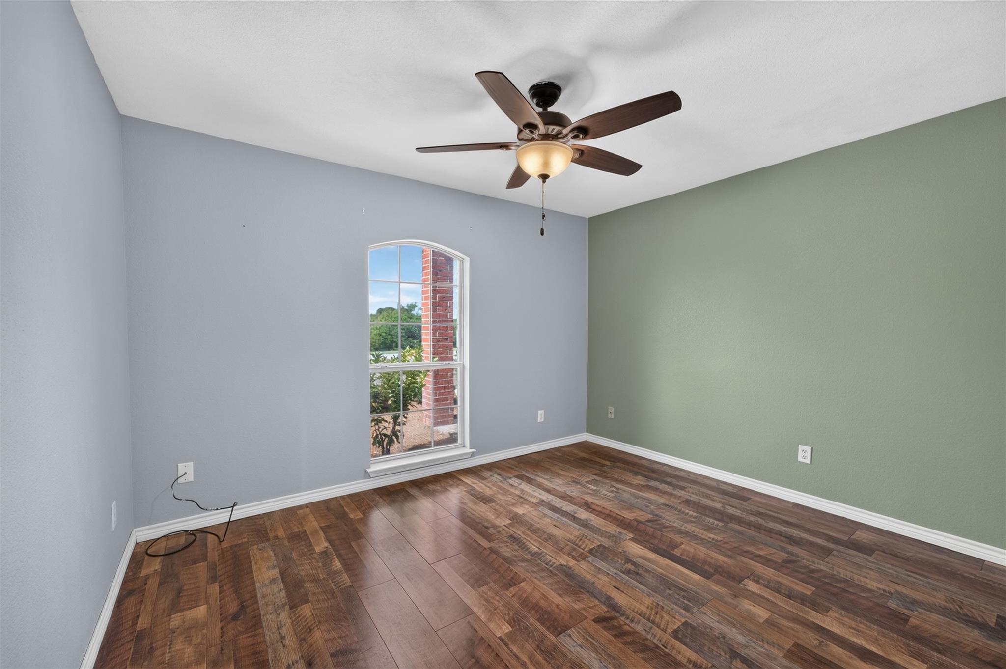 1042 County Road 3351