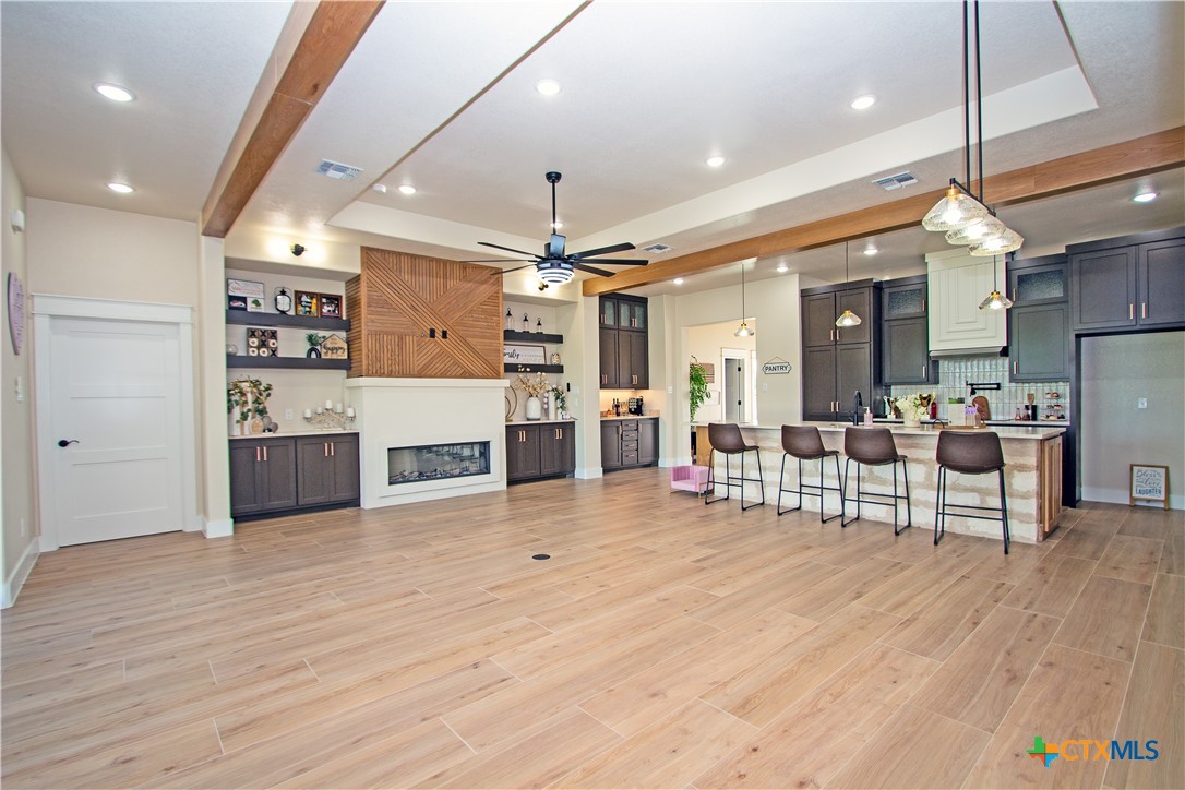 4374 Tall Ridge
