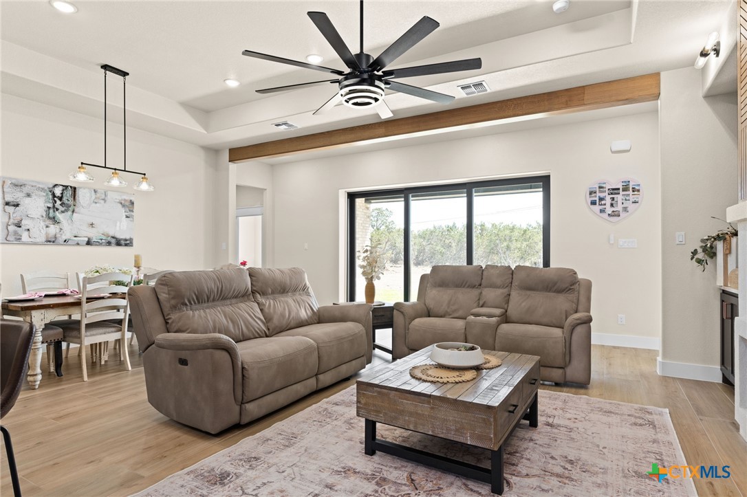 4374 Tall Ridge