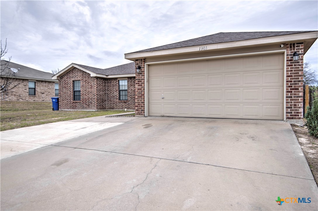 1303 Travis Circle