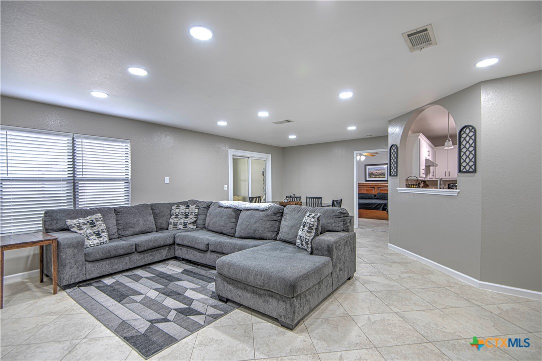 1303 Travis Circle