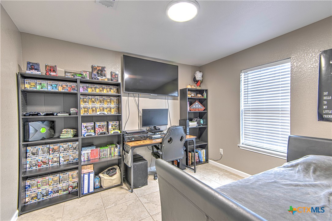 1303 Travis Circle