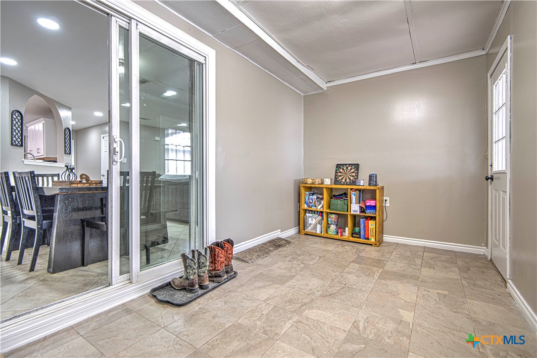 1303 Travis Circle