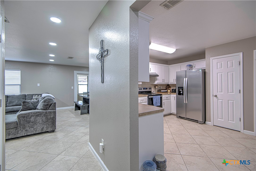 1303 Travis Circle