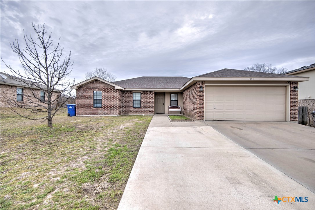 1303 Travis Circle