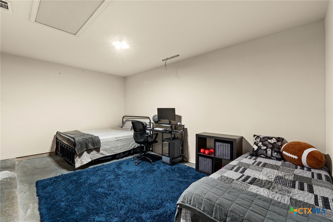 400 Paddock Lane