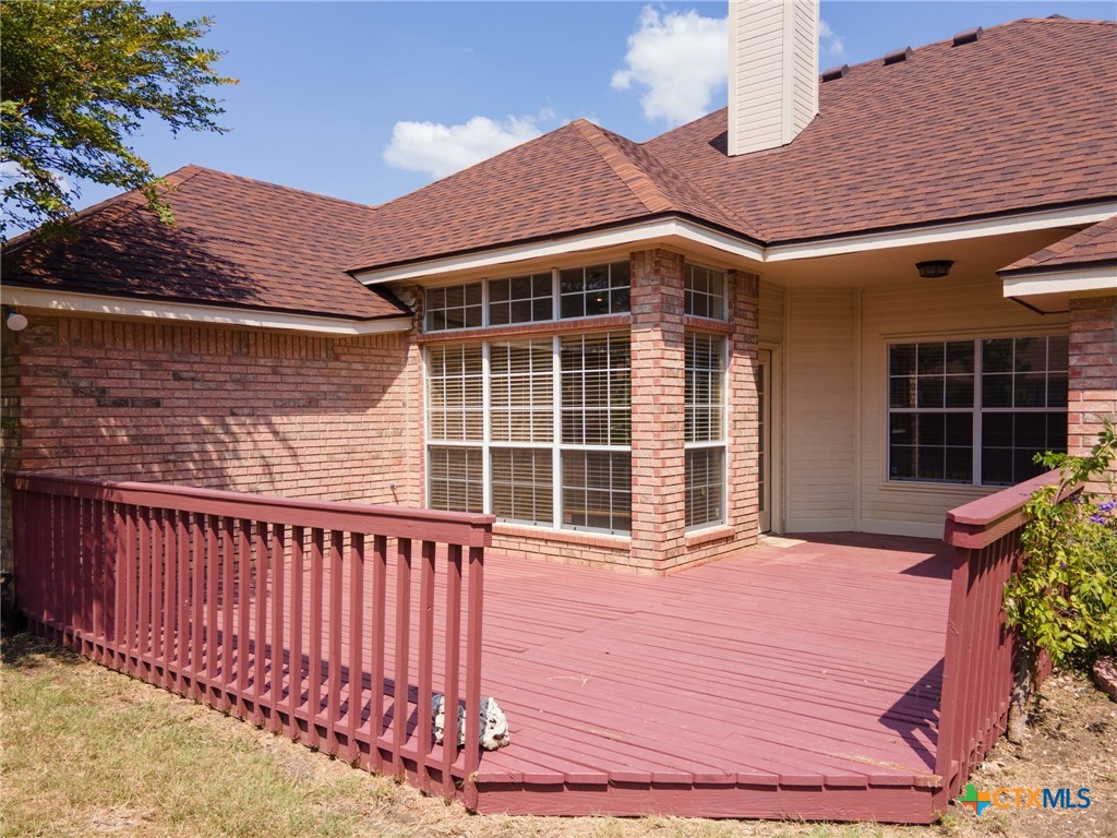 1302 Falcon Trail