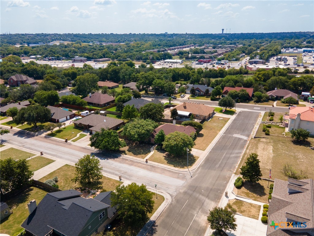 1302 Falcon Trail