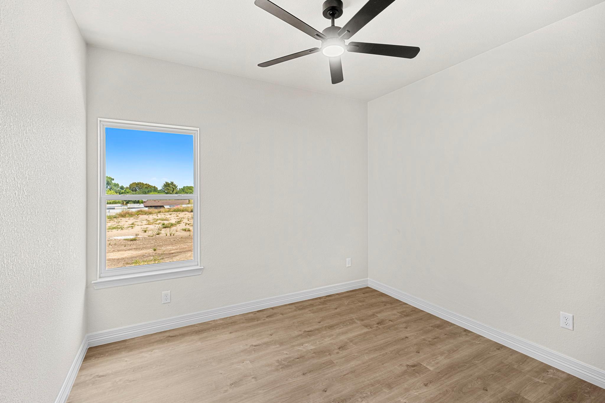 1213 Lone Pine WAY
