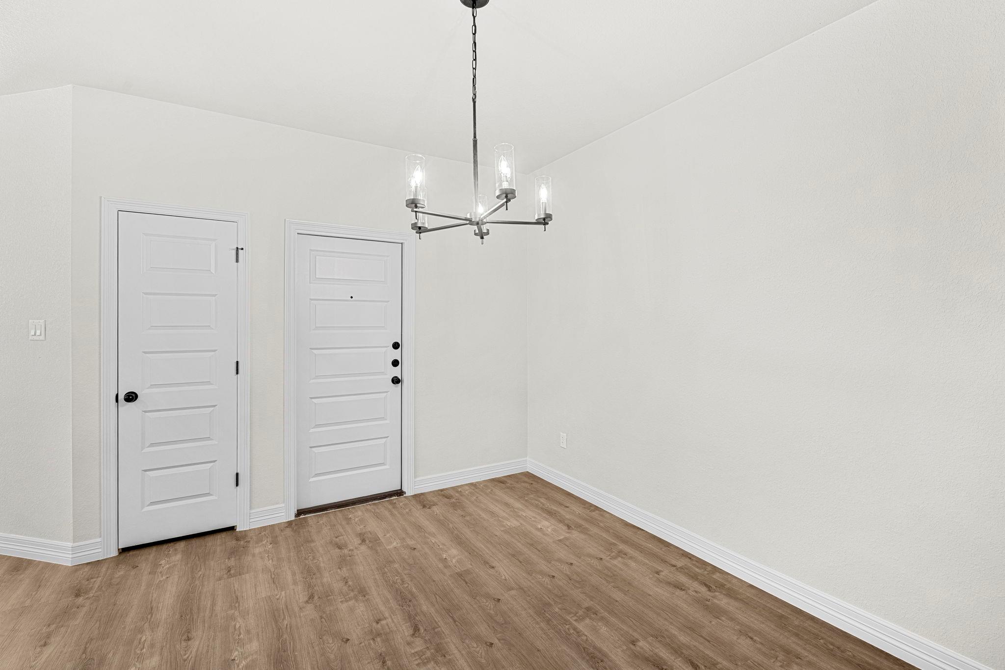 1213 Lone Pine WAY