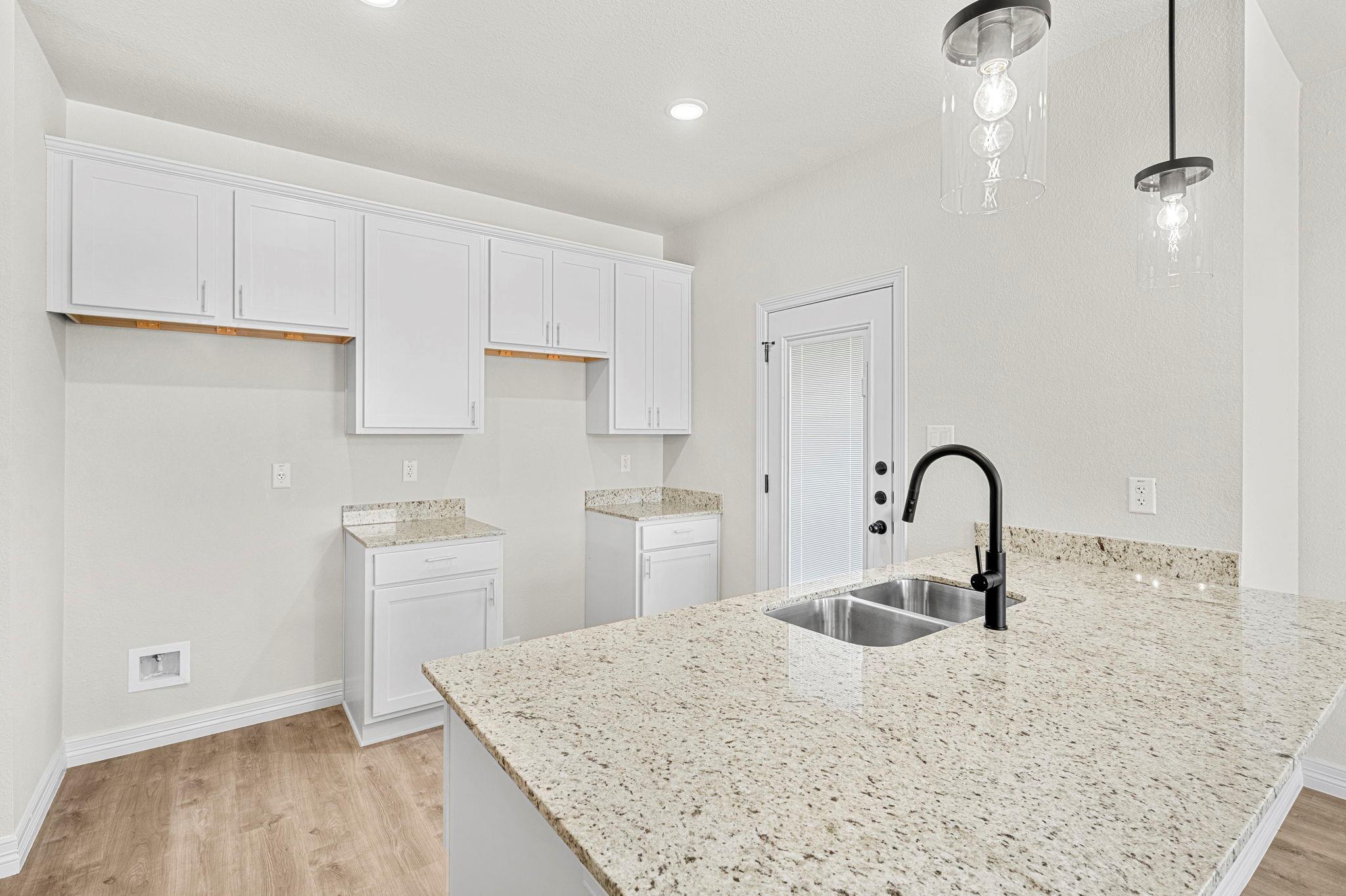 1213 Lone Pine WAY