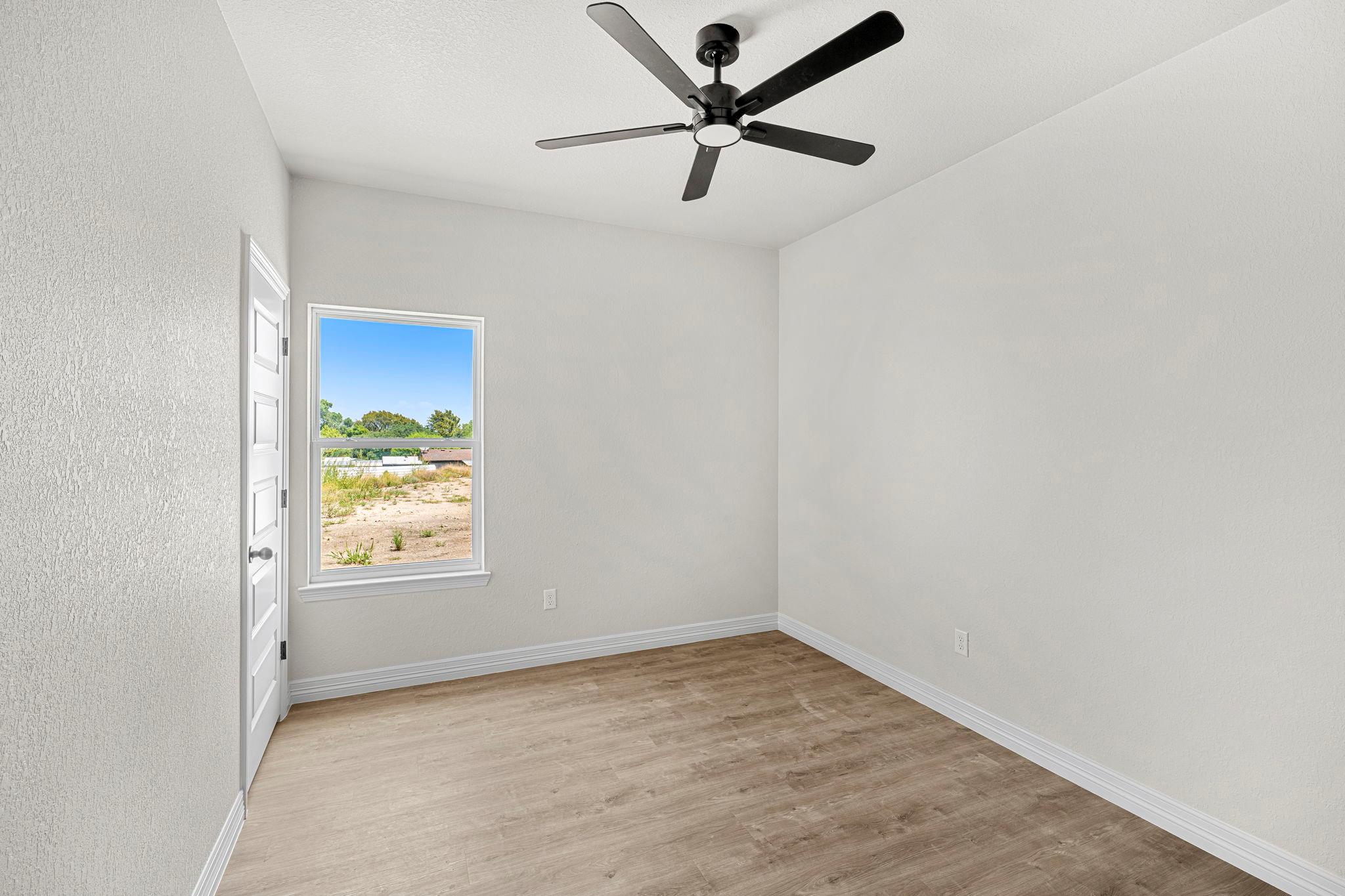 1213 Lone Pine WAY