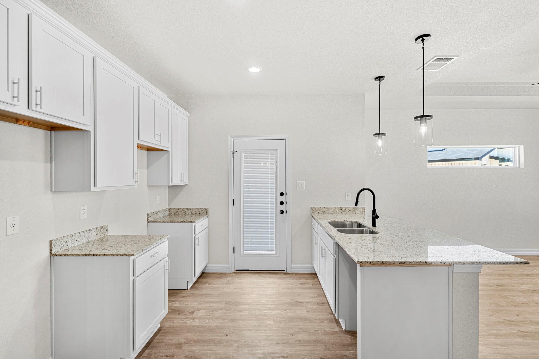 1213 Lone Pine WAY