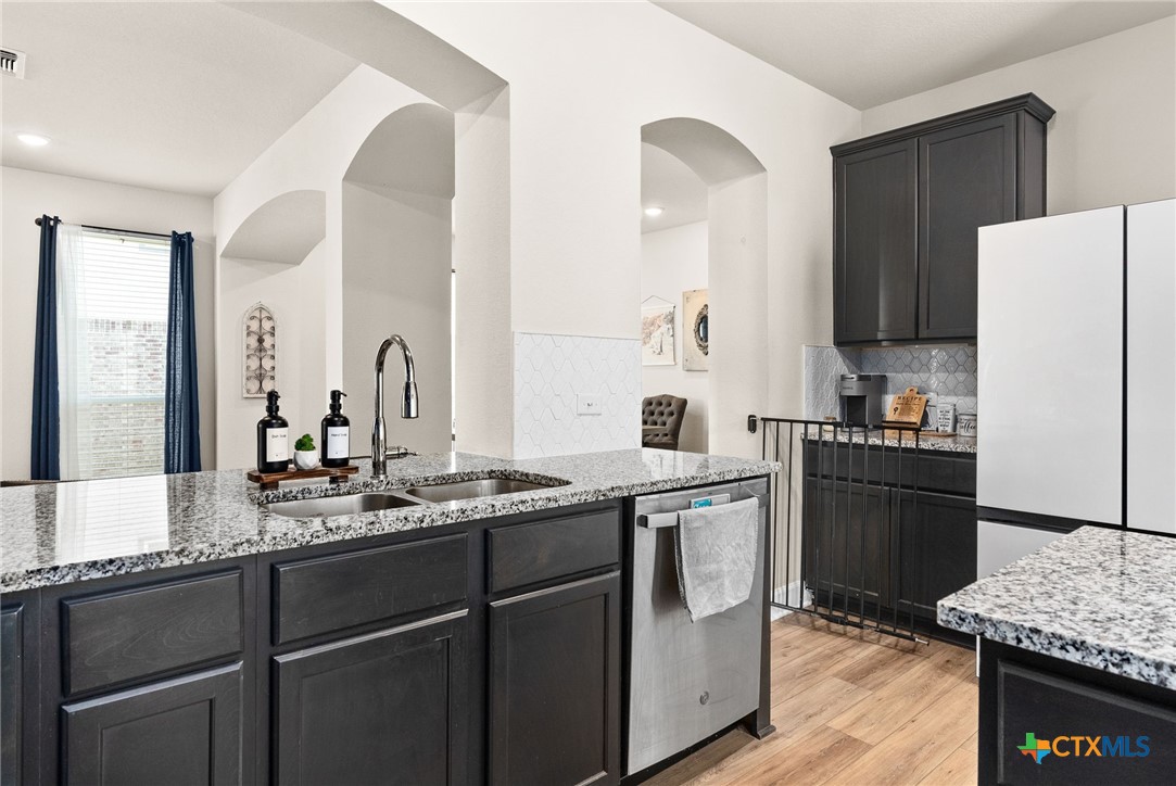 5712 Red Fish Court