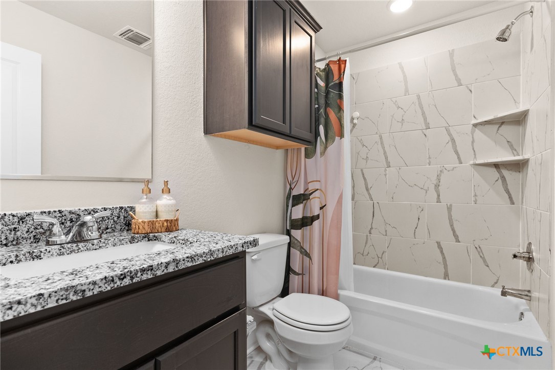 5712 Red Fish Court