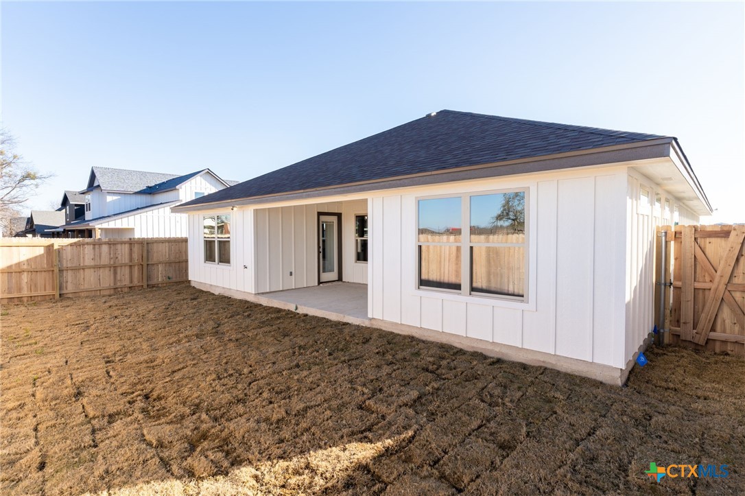 2123 Blackhawk Loop