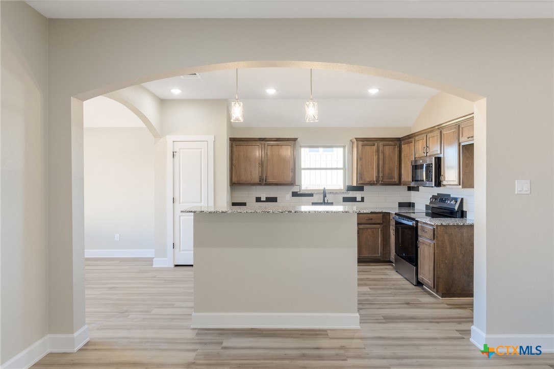 2123 Blackhawk Loop