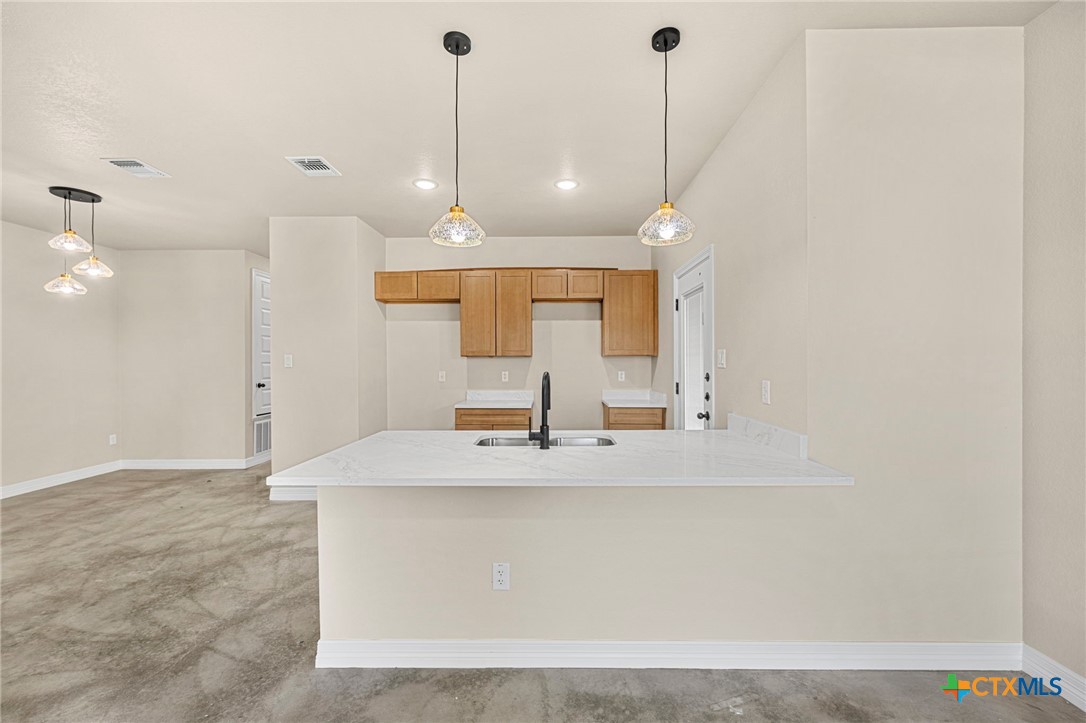 1315 Lone Pine Way