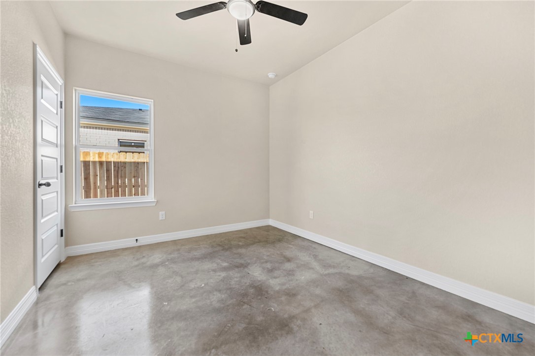 1315 Lone Pine Way
