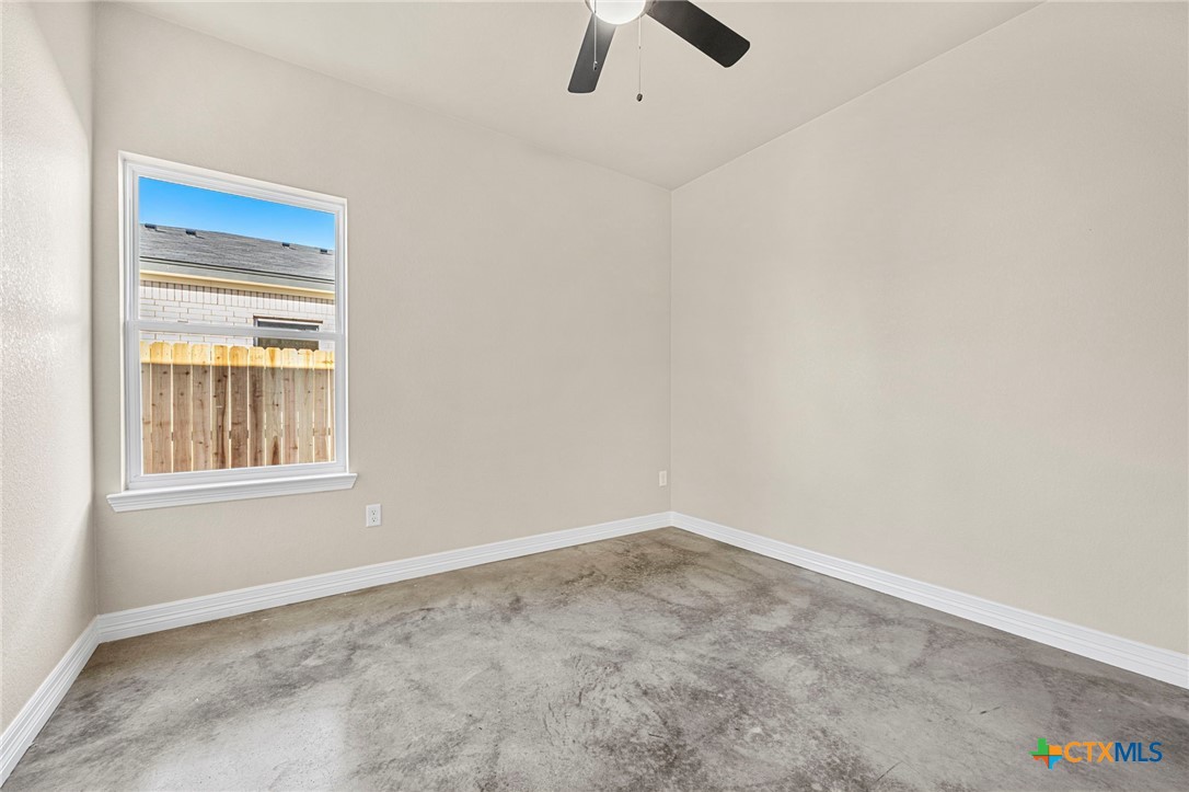 1315 Lone Pine Way