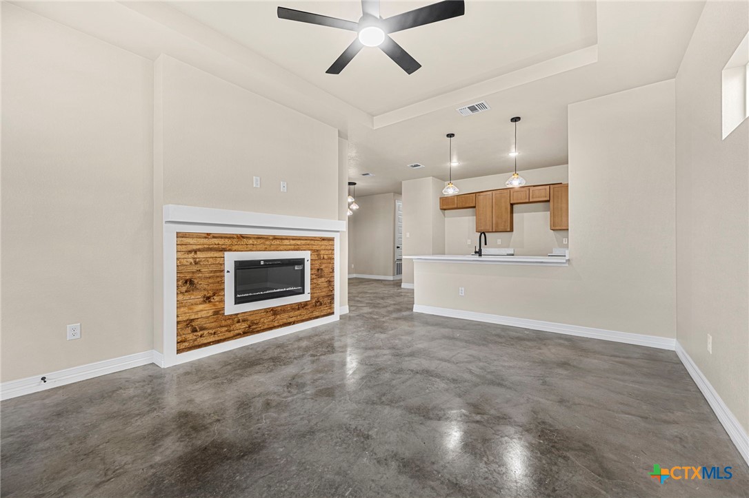 1315 Lone Pine Way