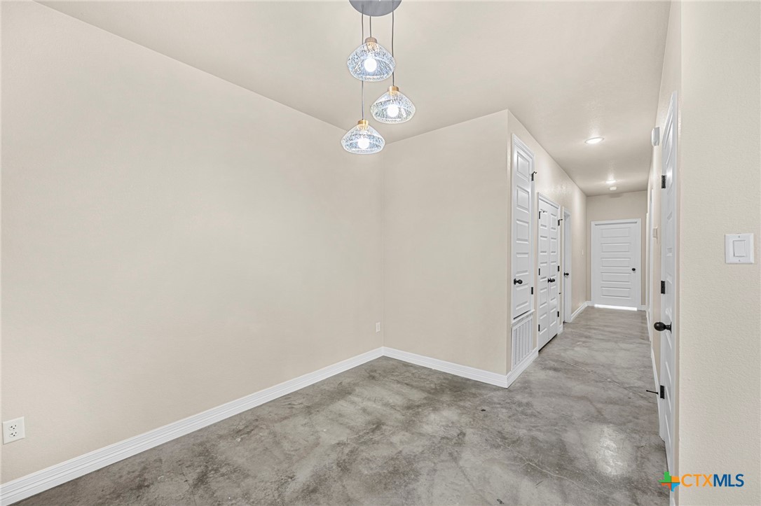 1315 Lone Pine Way