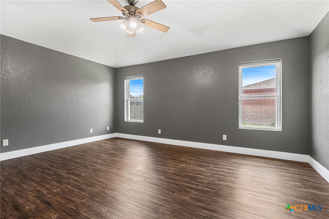 3208 Viewcrest Drive