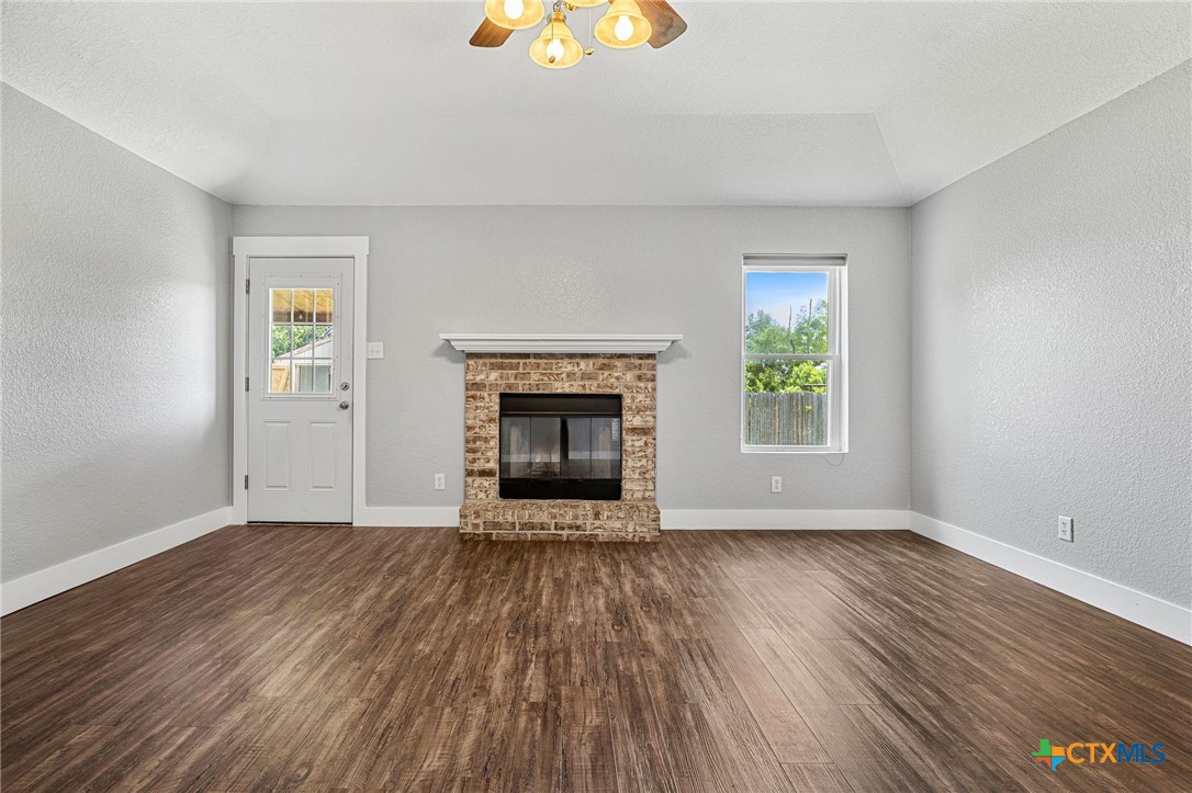3208 Viewcrest Drive