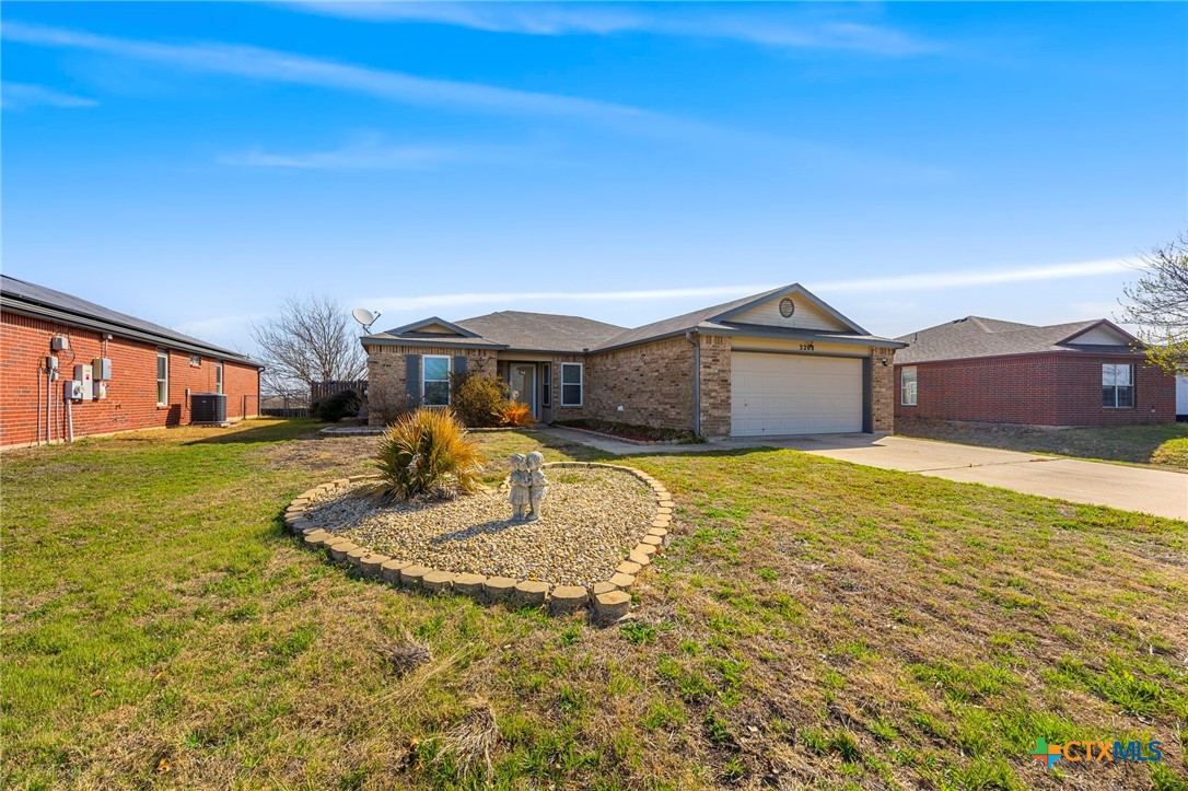 3208 Viewcrest Drive