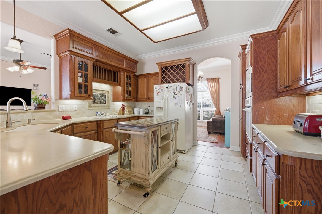 2111 Kangaroo Trail