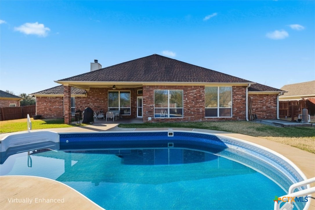 2111 Kangaroo Trail