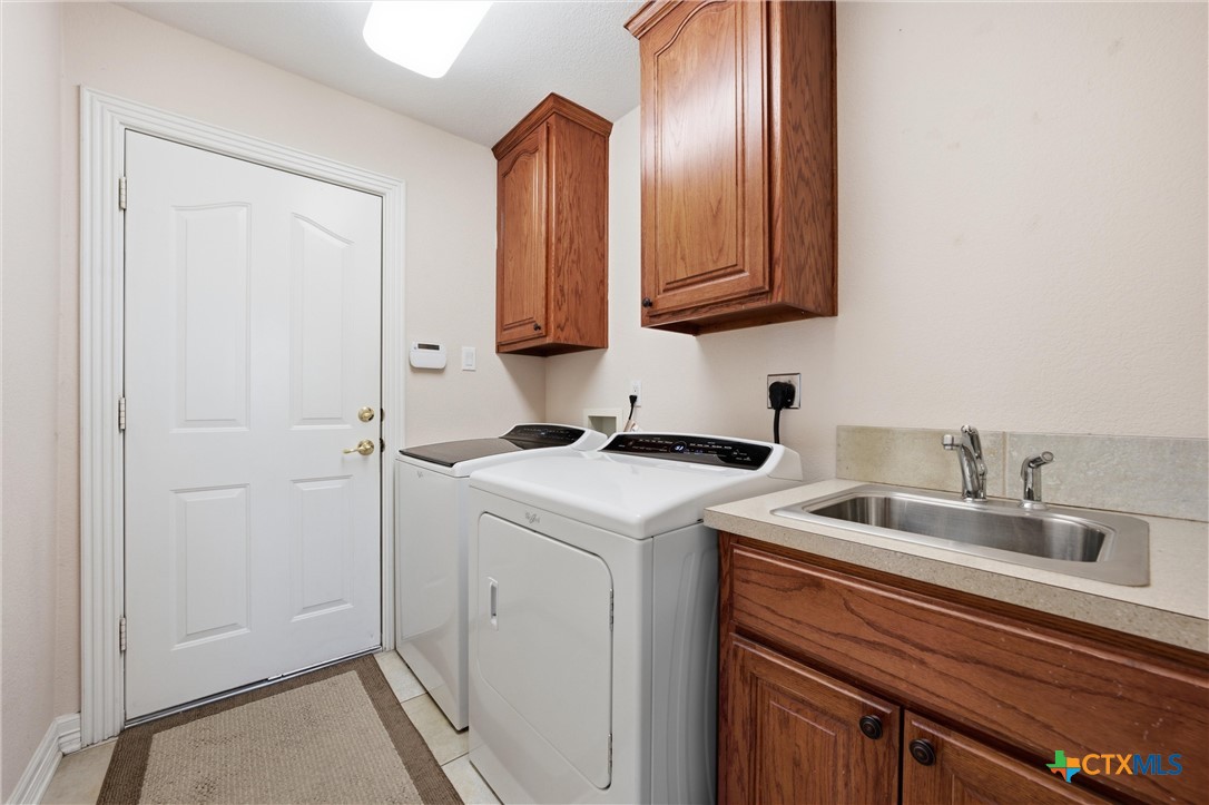 2111 Kangaroo Trail