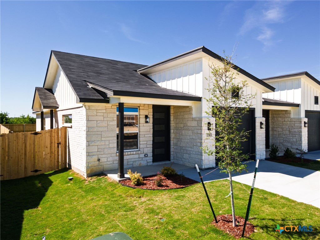 1313 Lone Pine Way