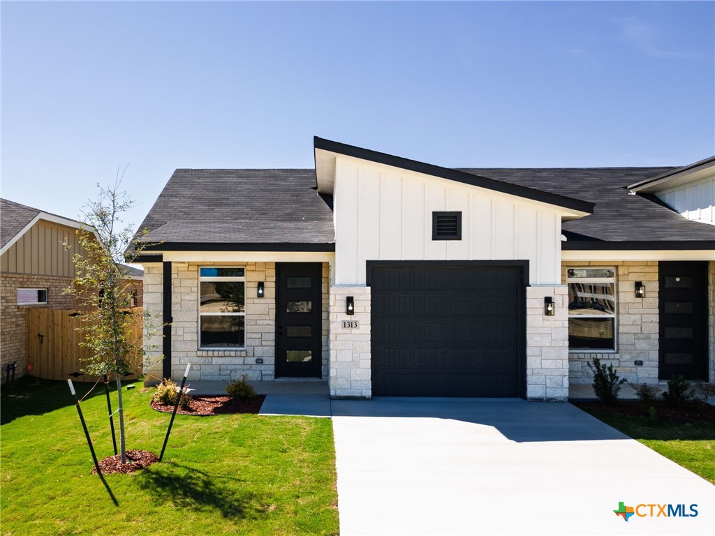 1313 Lone Pine Way