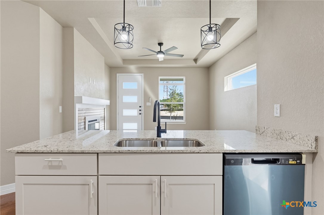 1313 Lone Pine Way