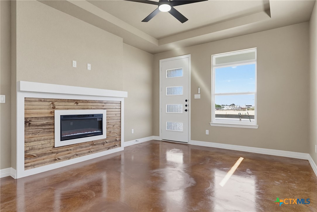 1313 Lone Pine Way