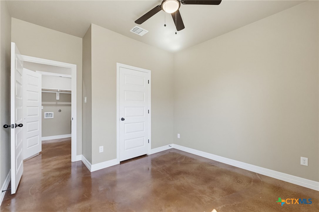 1313 Lone Pine Way