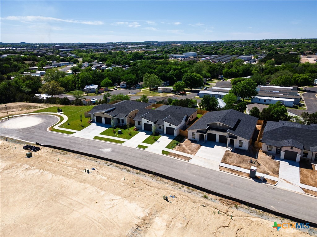 1313 Lone Pine Way