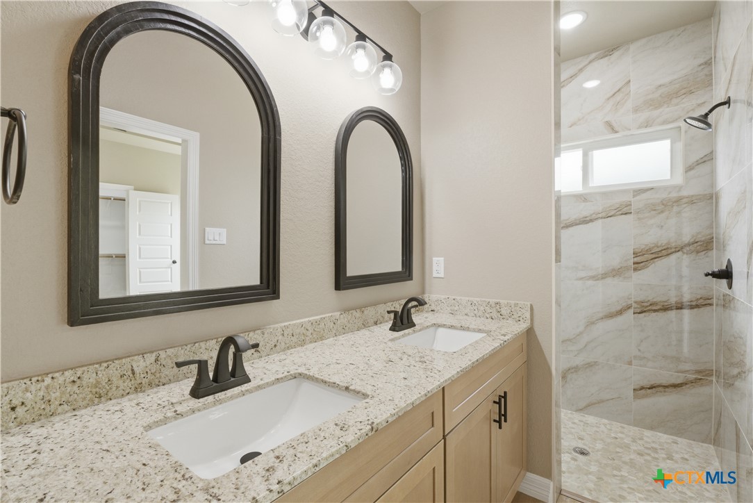 1311 Lone Pine Way