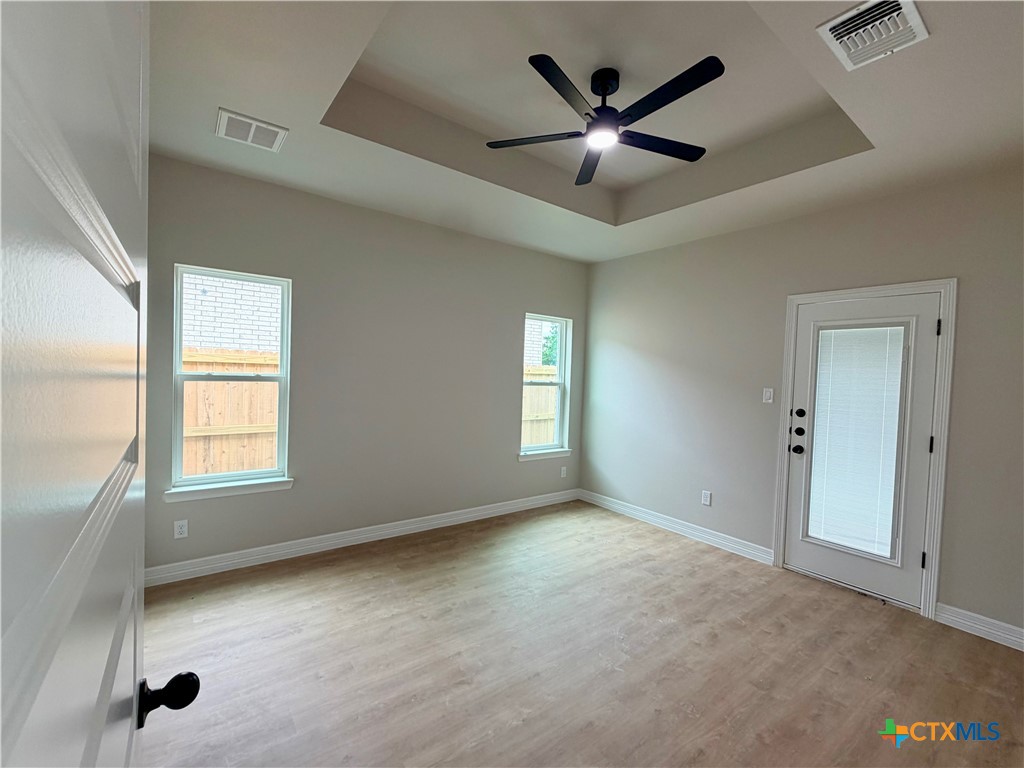 1309 Lone Pine Way