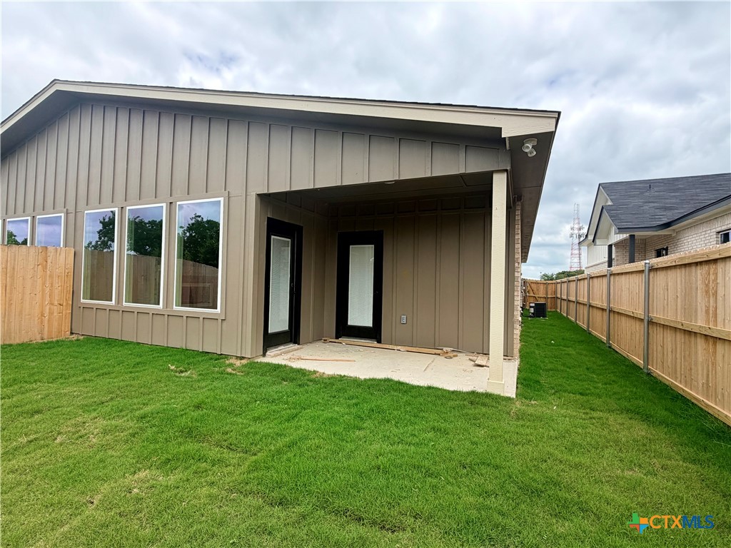 1309 Lone Pine Way
