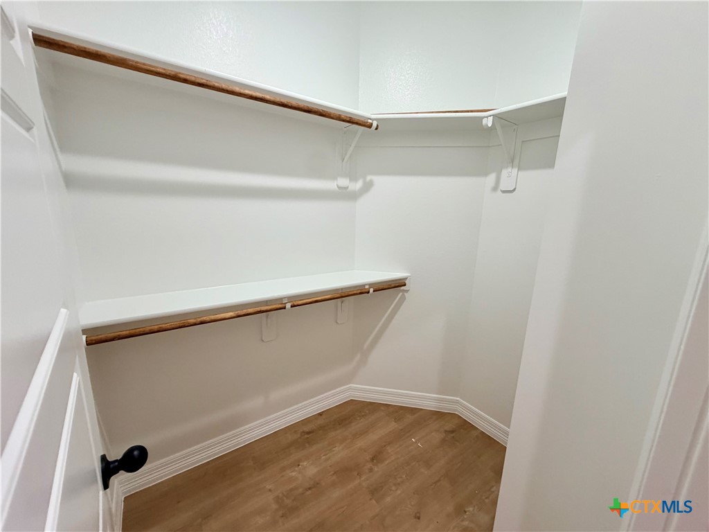1309 Lone Pine Way
