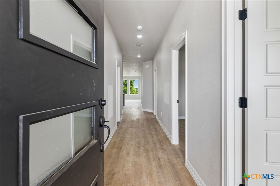 1307 Lone Pine Way