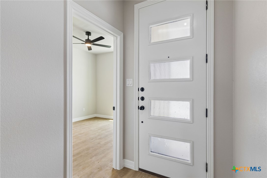 1307 Lone Pine Way