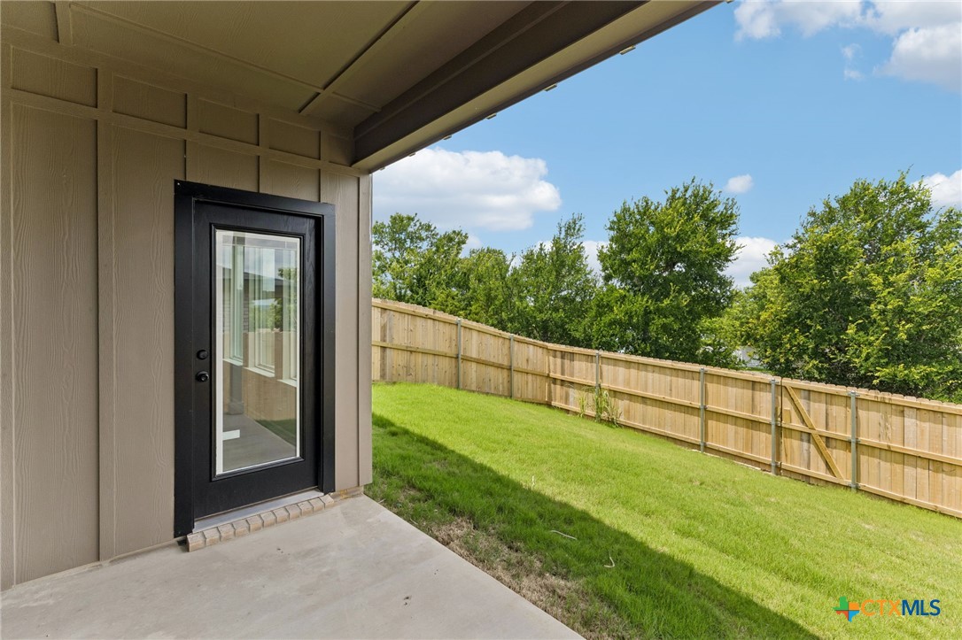 1307 Lone Pine Way