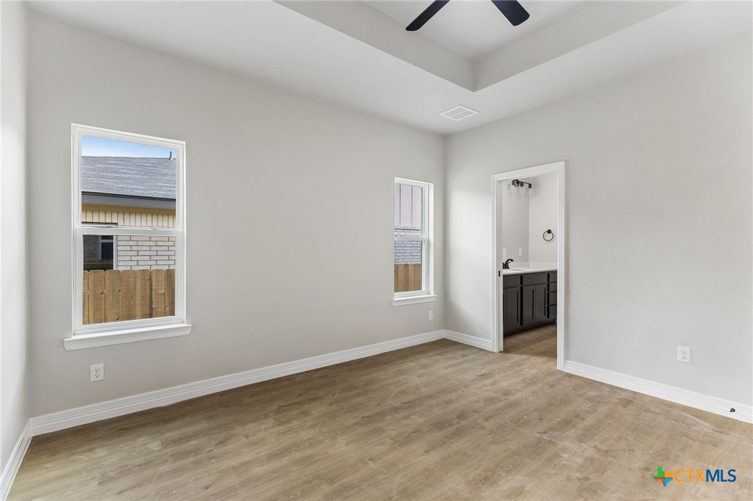 1307 Lone Pine Way